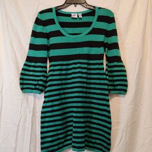 Great Conditon! Piper and Blue long sweater - Juniors, green and black, size XL